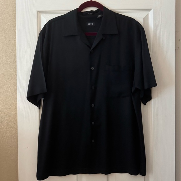 Izod Other - Izod Short-Sleeve, Button-Down Silk Camp Shirt in Black